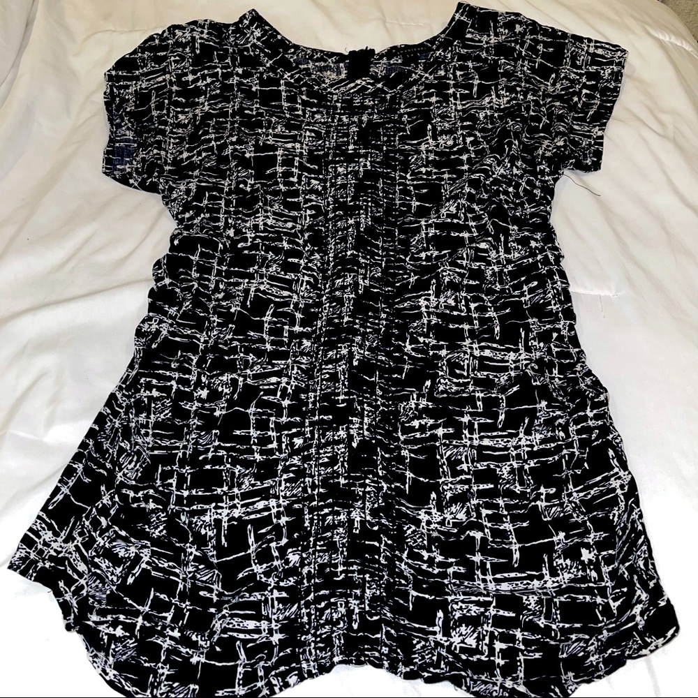 4/$10 ⚡️ Black & White Printed Scrunched Front Top